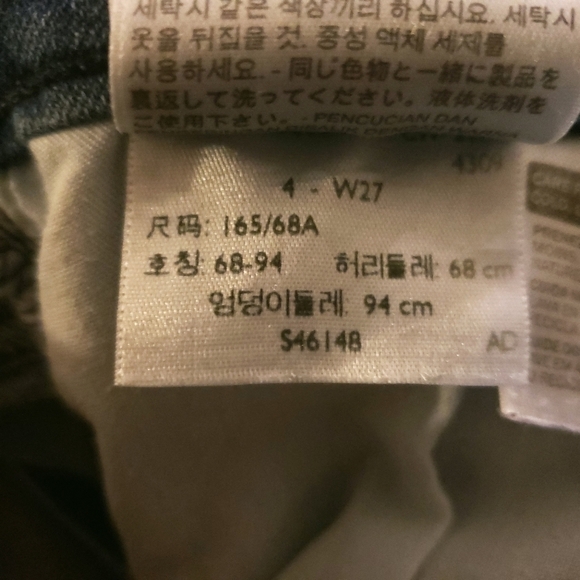 Levi's Womens Size 4 Capri Demin Cuffed Jeans Waist 27", 18" inseam - Picture 6 of 11